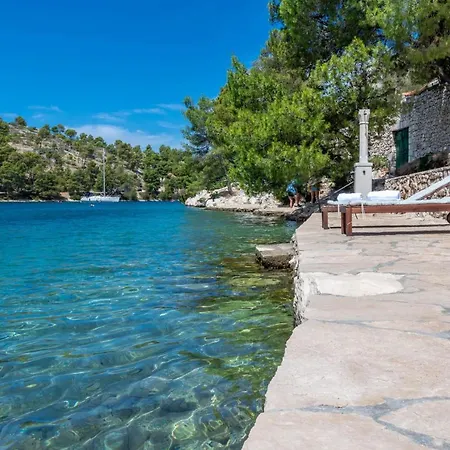 Villa Isolated Art First Raw On Island Brac *
